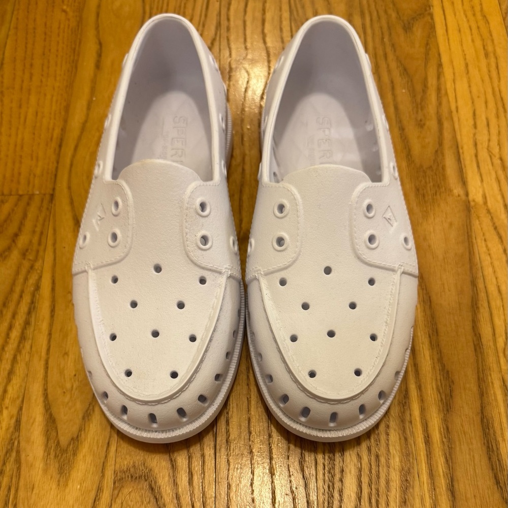 Sperry AO Float White Water Shoes. NWOT. Sz 8